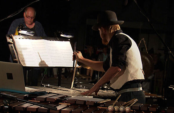Vibraphon und Percussion und Dirigent